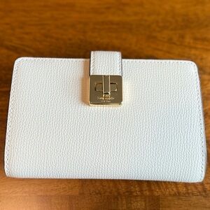 Kate Spade White Textured Wallet with Gold Clasp